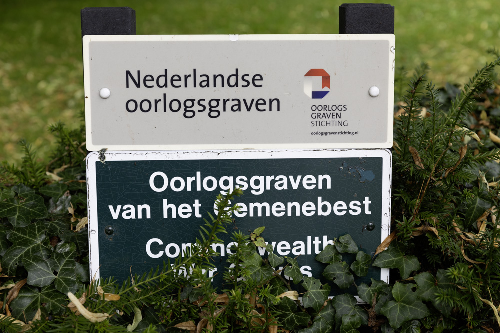 Oorlogsgraven van het Gemenebest Herwijnen #4