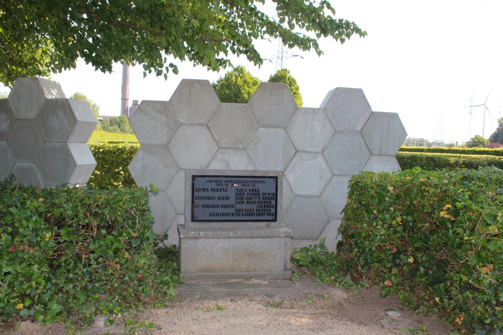 Oorlogsmonument Begraafplaats Kerkbrugge-Langerbrugge