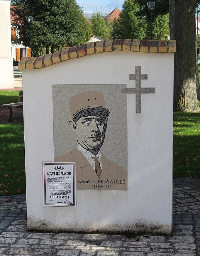 War Memorial Ozoir-la-Ferrière #3