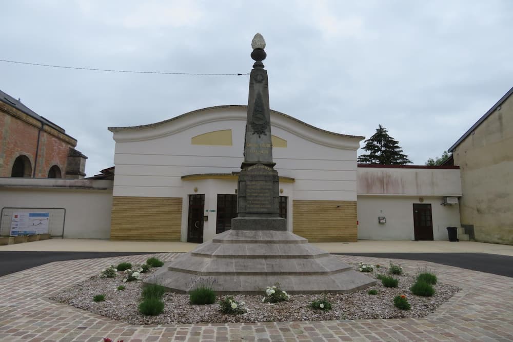 Monument aux Morts Chtel-Chhry #1