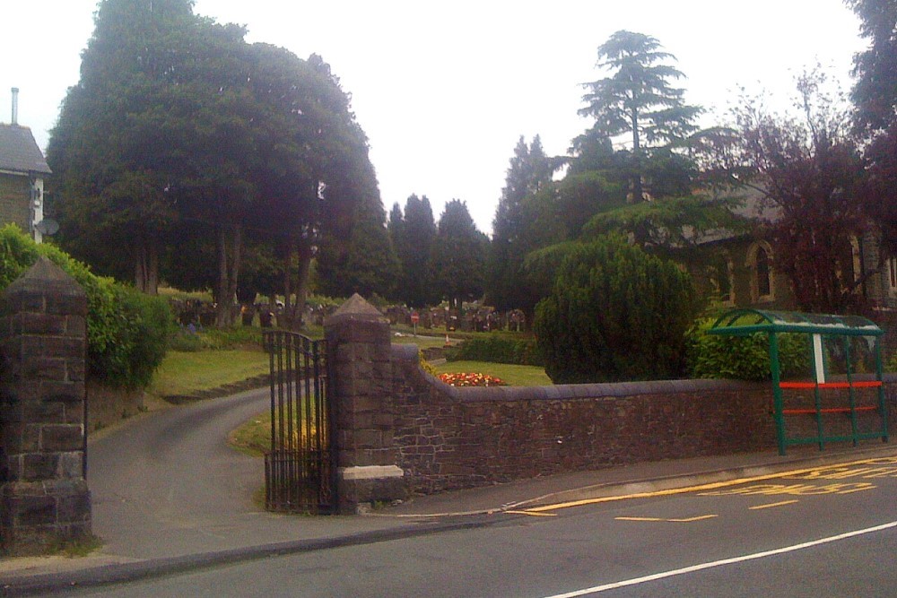 Commonwealth War Graves Gwaelodybrithdir Cemetery