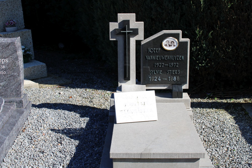 Belgian Graves Veterans Budingen