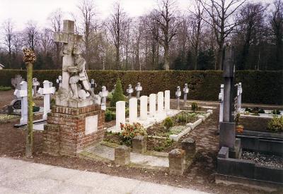 Commonwealth War Graves Roman Catholic Cemetery Biezenmortel