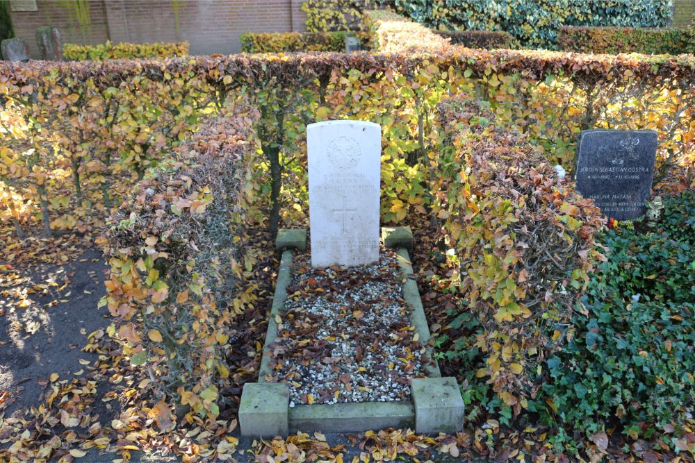 Commonwealth War Grave Dutch Reformed Cemetery Oisterwijk
