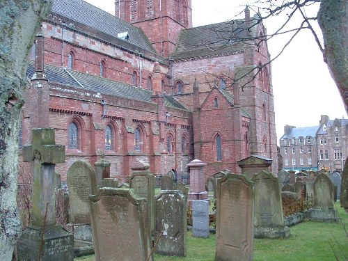 Commonwealth War Graves St. Magnus Cathedral Churchyard