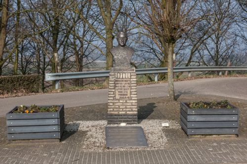 Monument voor kapelaan J.W. Berix