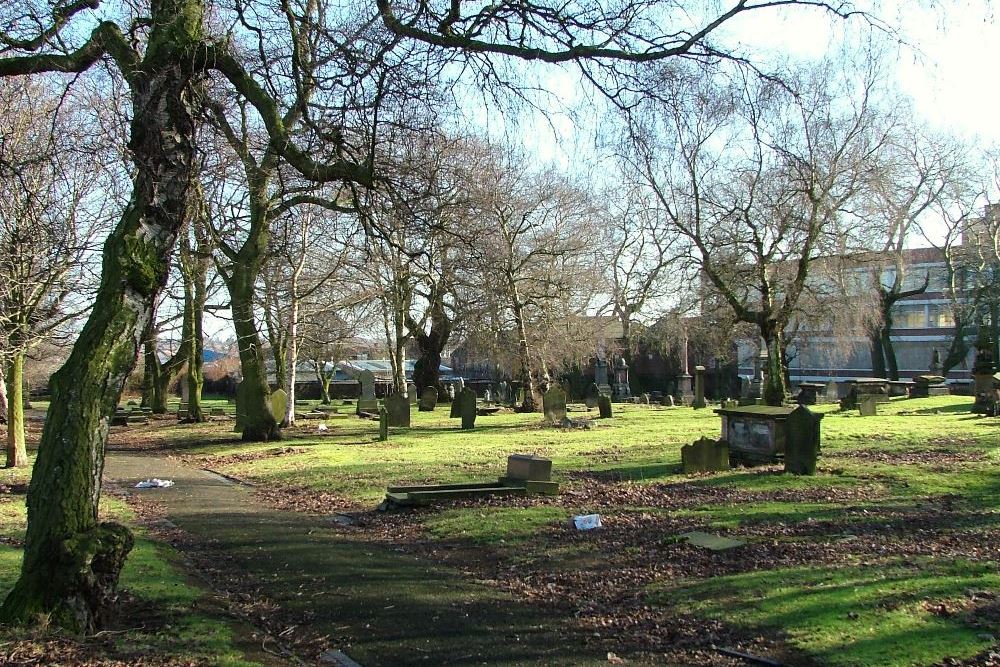 Oorlogsgraf van het Gemenebest St. Giles Churchyard Extension