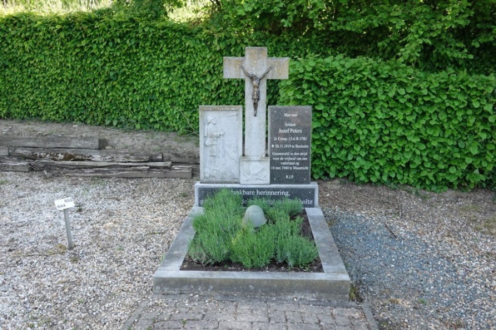 Dutch War Grave Bocholtz
