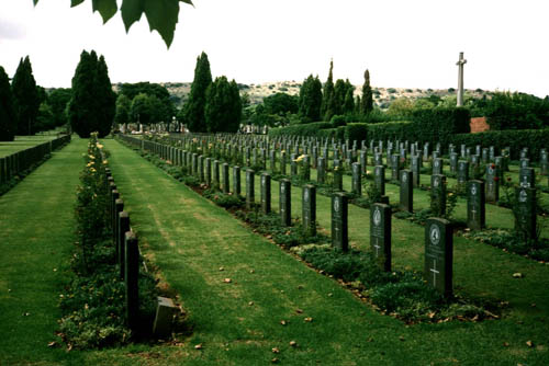 Commonwealth War Graves West Park Cemetery