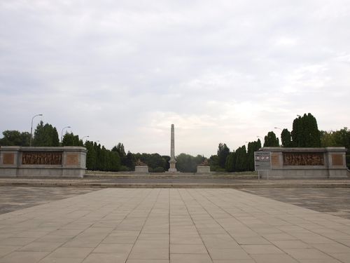 Sovjet Oorlogsbegraafplaats Warschau