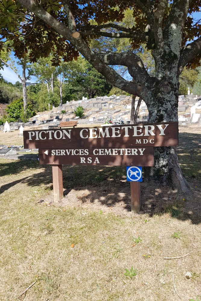 Commonwealth War Graves Picton Cemetery