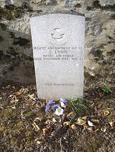 Oorlogsgraven van het Gemenebest Huntly Cemetery