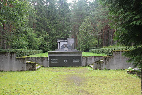 Mass Grave Victims Holocaust Metsakalmistu