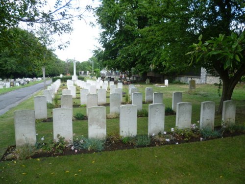 Commonwealth War Graves St Mary Cray Cemetery
