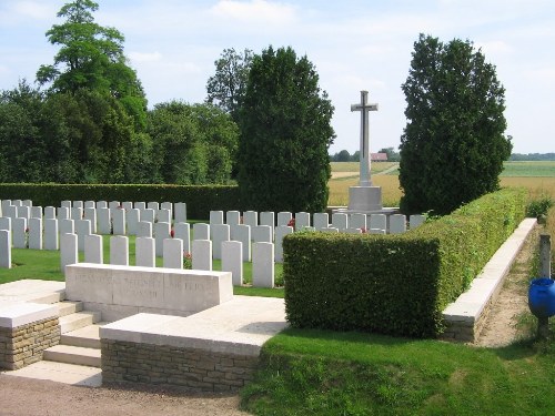 Commonwealth War Cemetery Fienvillers