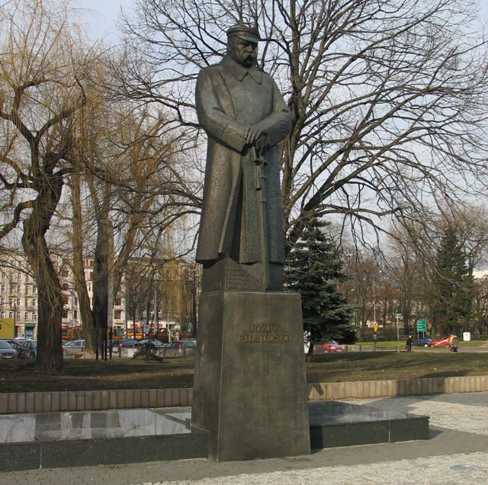 Monument Maarschalk Jozef Pilsudski