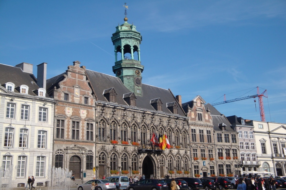 Gedenktekens Stadhuis Mons	