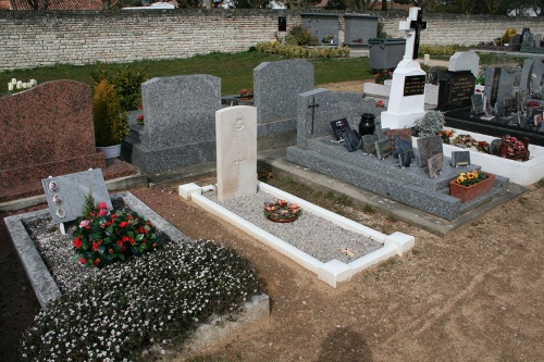Commonwealth War Graves Le Bois-Plage-en-R