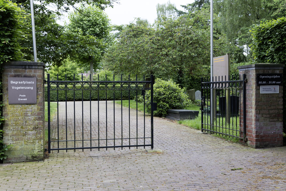 Polish Memorial Cemetery Laurentius Breda #4