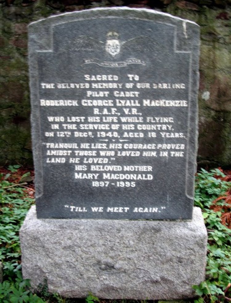 Commonwealth War Grave Ullapool Parish Churchyard