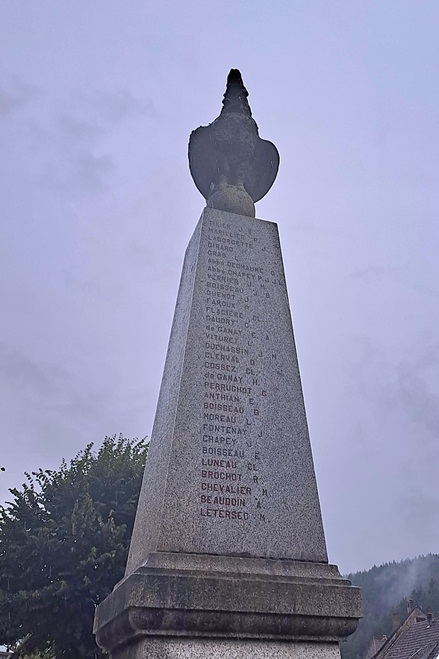 War Memorial Lucenay-l'Évêque #4