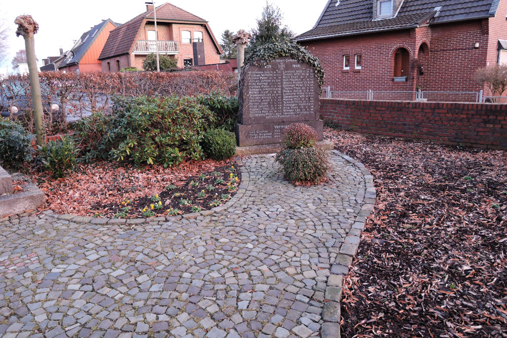 War Memorial Tschenbroich #3