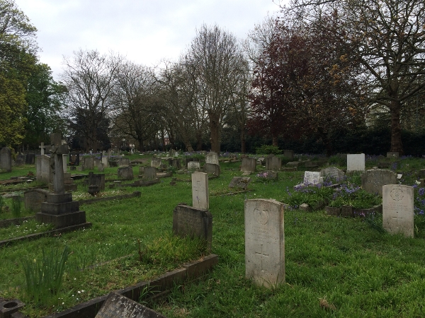 Commonwealth War Graves Mortlake Cemetery - Mortlake - TracesOfWar.com