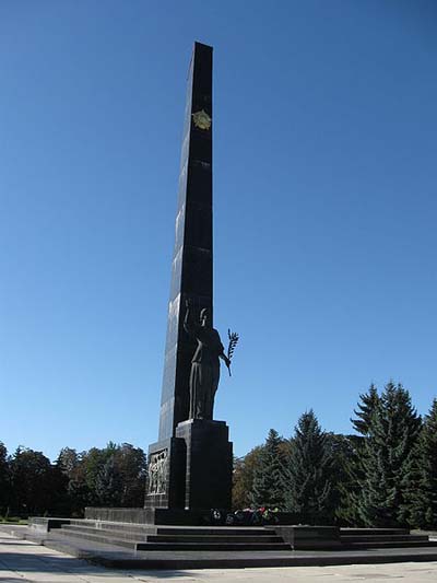 Sovjet Oorlogsbegraafplaats Lutsk
