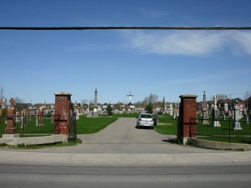 Oorlogsgraf van het Gemenebest Sainte-Rose-de-Lima Cemetery