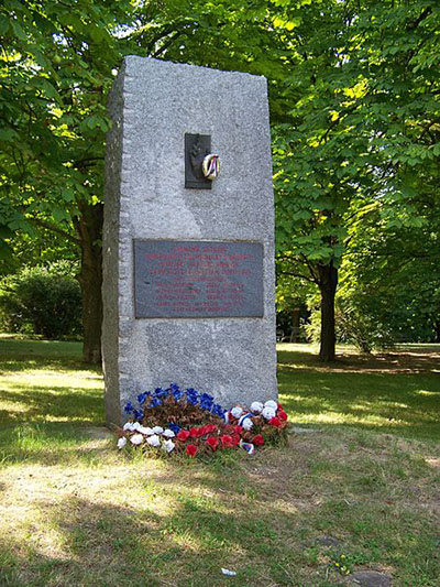 Monument Ontmoeting Russische Tankers en Opstandelingen