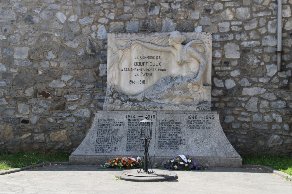 War Memorial Bouffioulx #1