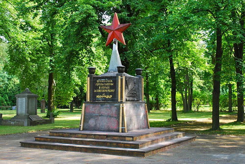Sovjet Oorlogsbegraafplaats Dallgow-Dberitz