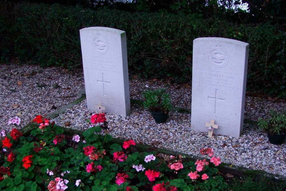Commonwealth War Graves Roman Catholic Cemetery Ravenstein #1