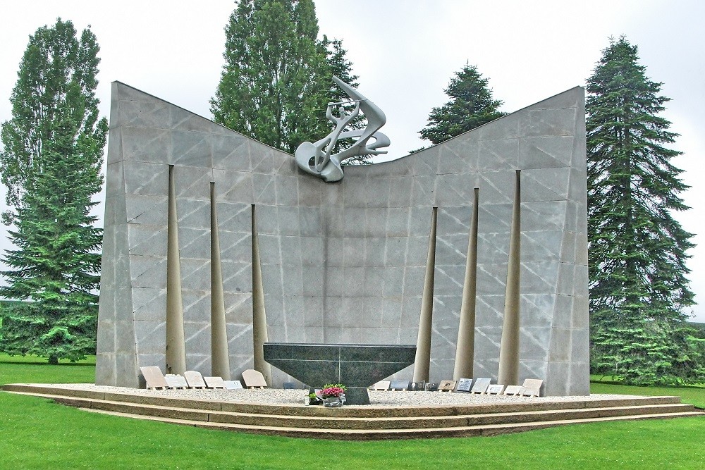Poolse Oorlogsbegraafplaats Langannerie