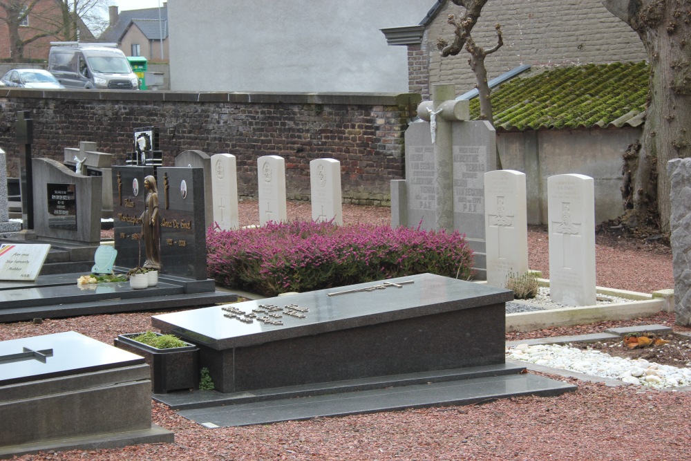 Commonwealth War Graves Ooike