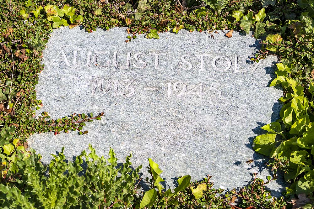 Duitse Oorlogsgraven en Monument Adendorf #2