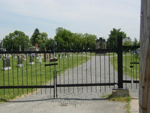 Oorlogsgraf van het Gemenebest St. Louis-de-France Cemetery