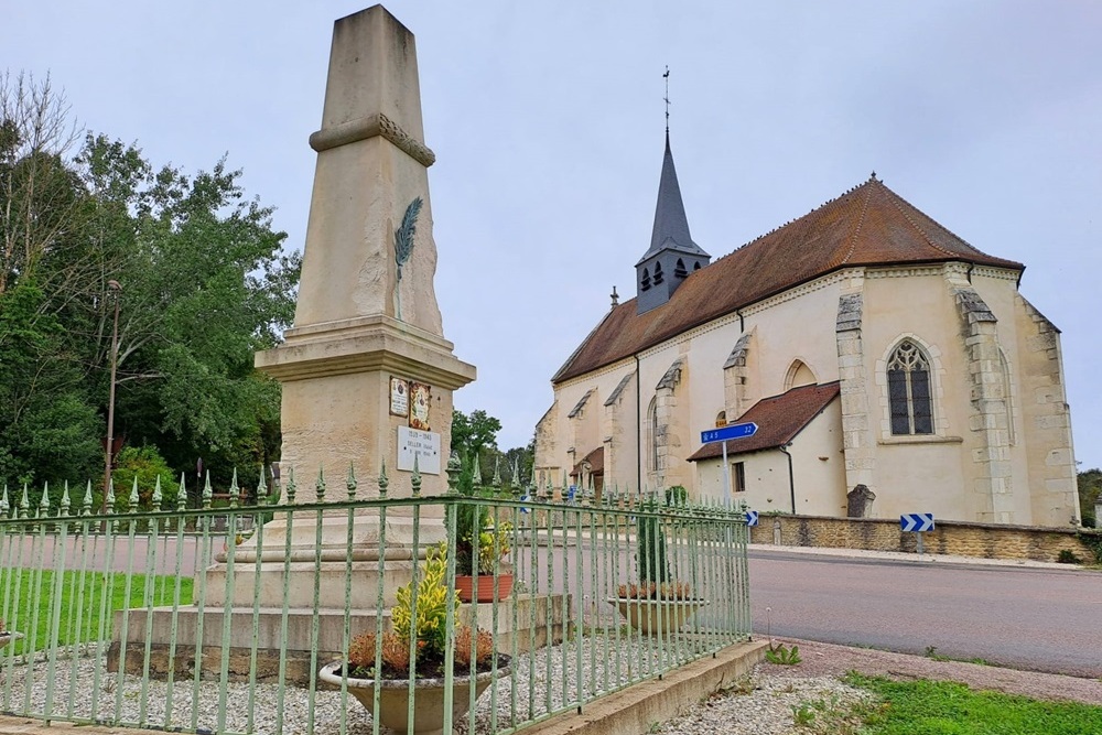 Oorlogsmonument Vallires #1