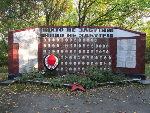 Mass Grave russian Soldiers & War Memorial 1944
