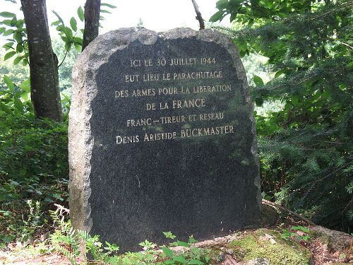 Monument Denis Arastide Buckmaster