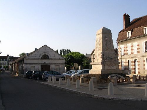 War Memorial Saint-Florentin