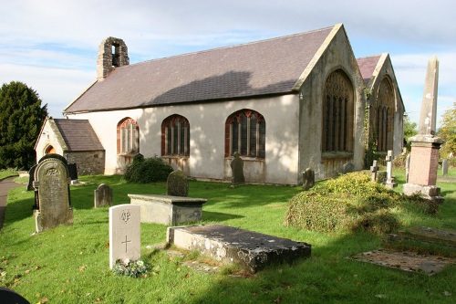 Oorlogsgraven van het Gemenebest St. Cynhafel Churchyard