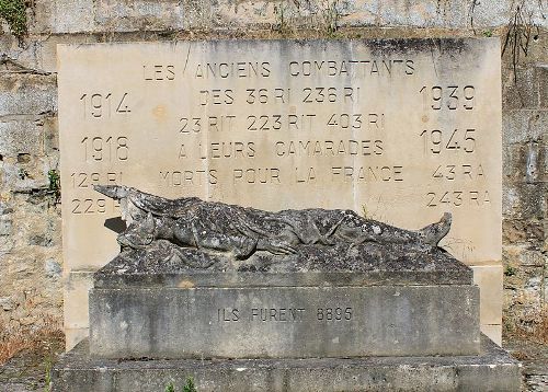 Monument Omgekomen Soldaten Chteau de Caen