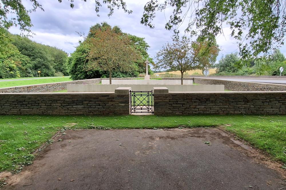 Commonwealth War Cemetery St. Olle