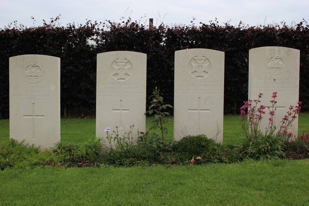 Commonwealth War Graves Villers-Plouich #3