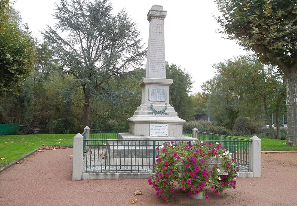 War Memorial Saint-Romain-de-Jalionas