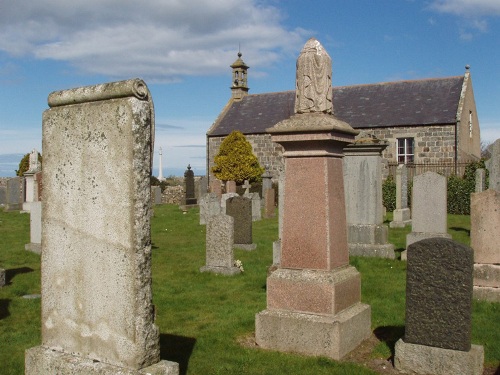 Commonwealth War Graves Lonmay Parish Churchyard