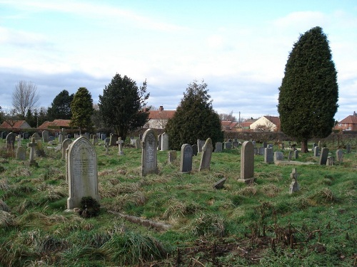 Commonwealth War Grave Settrington Church Cemetery