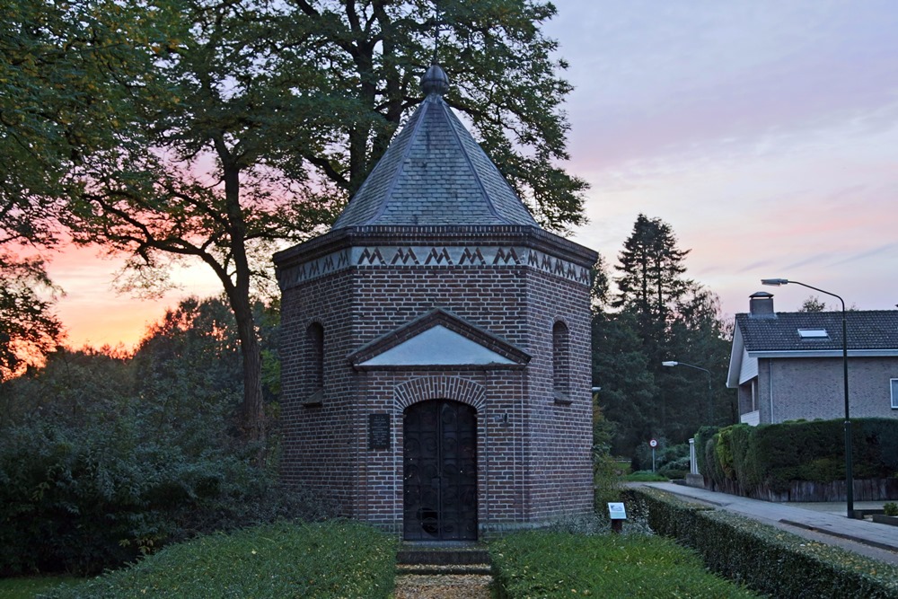 Memorials Chapel Zeeland