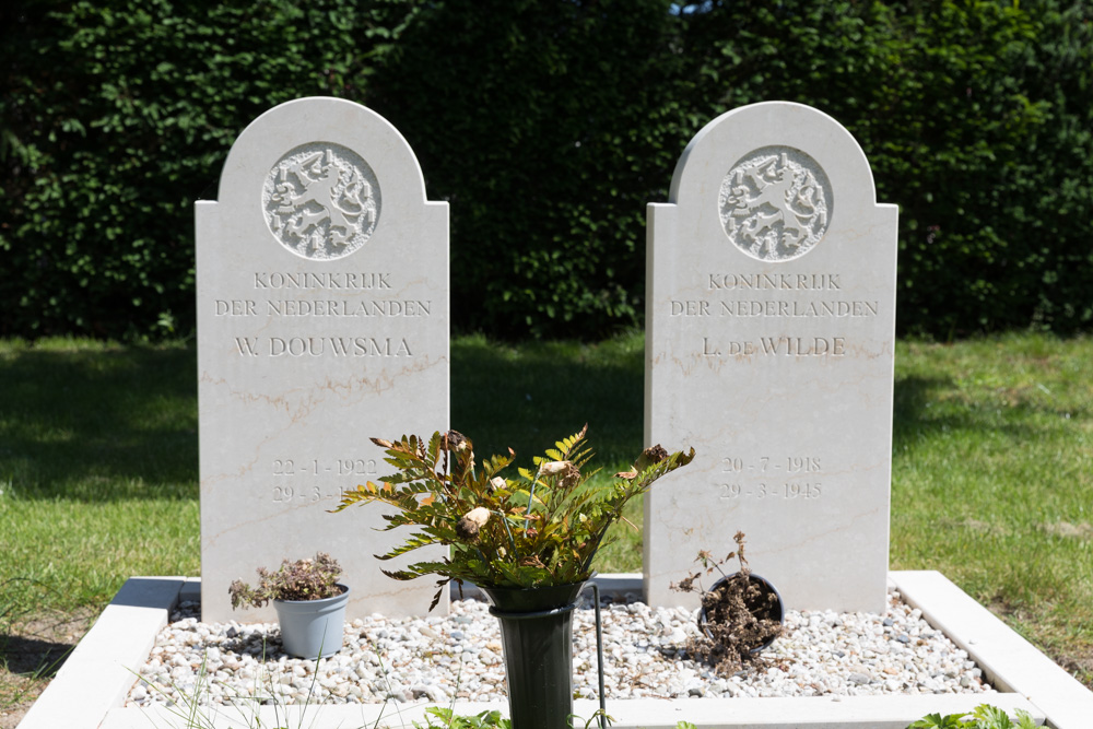 Nederlandse Oorlogsgraven Oude Gemeentelijke Begraafplaats Wierden